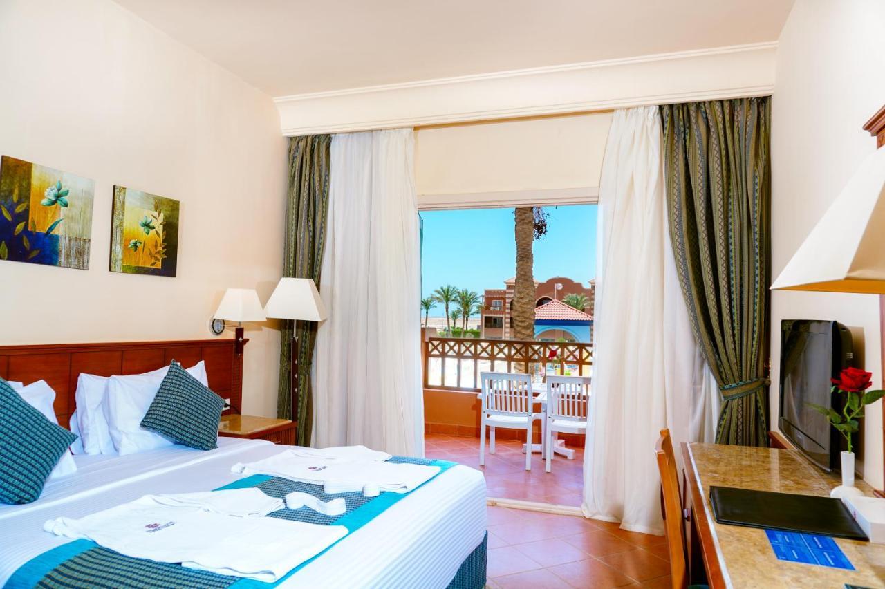 Charmillion Club Aquapark Hotel Sharm el-Sheikh Room photo A room at the hotel