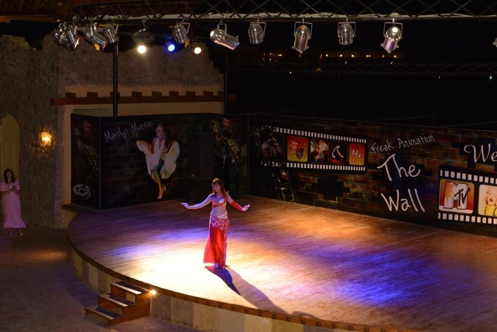 Charmillion Club Aquapark Hotel Sharm el-Sheikh Exterior photo The Wall performance