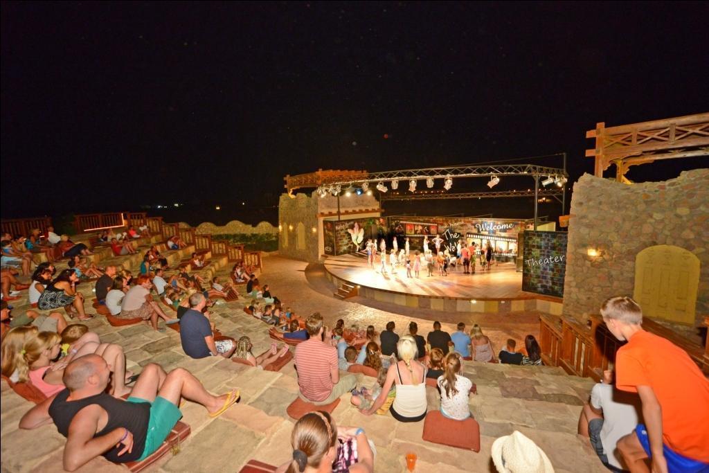 Charmillion Club Aquapark Hotel Sharm el-Sheikh Exterior photo The amphitheater at the resort