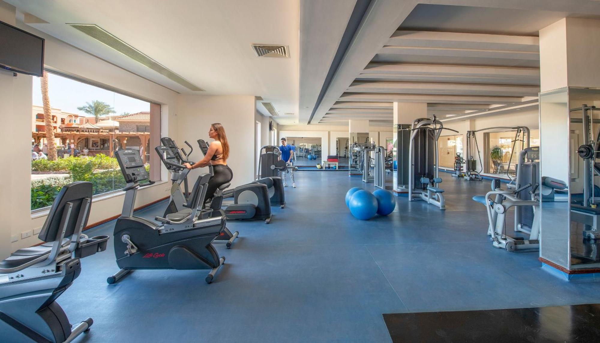 Charmillion Club Aquapark Hotel Sharm el-Sheikh Exterior photo The gym at the hotel
